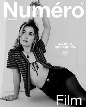 Haley Lu Richardson / haleyluhoo nude photo #0111