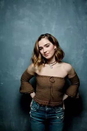 Haley Lu Richardson / haleyluhoo nude photo #0126
