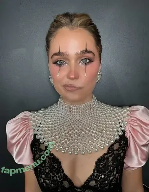 Haley Lu Richardson / haleyluhoo nude photo #0500