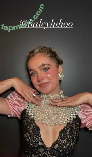 Haley Lu Richardson / haleyluhoo nude photo #0505