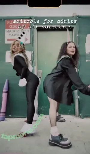 Haley Lu Richardson / haleyluhoo nude photo #0518