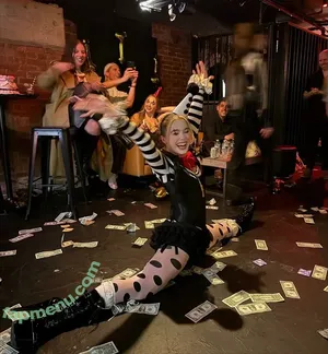 Haley Lu Richardson / haleyluhoo nude photo #0528