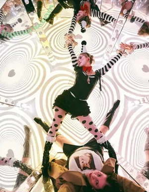 Haley Lu Richardson / haleyluhoo nude photo #0539