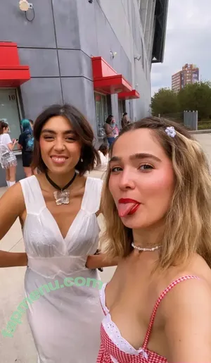 Haley Lu Richardson / haleyluhoo nude photo #0554