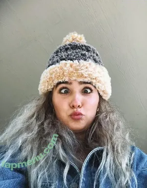 Haley Lu Richardson / haleyluhoo nude photo #0555