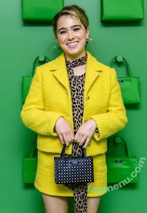 Haley Lu Richardson / haleyluhoo nude photo #0561