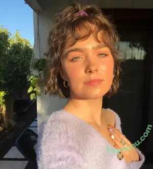 Haley Lu Richardson / haleyluhoo nude photo #0564