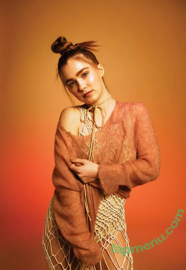 Haley Lu Richardson nude photo #0026 (haleyluhoo)