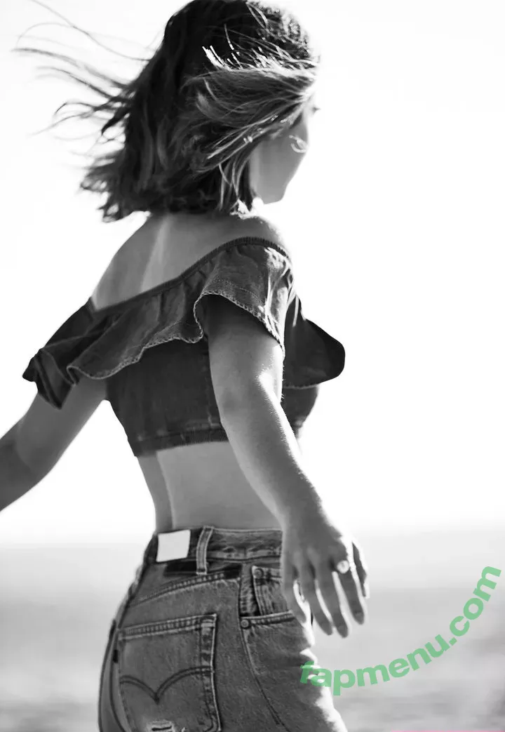 Haley Lu Richardson nude photo #0029 (haleyluhoo)