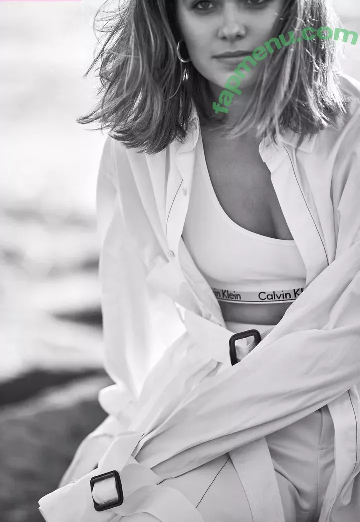 Haley Lu Richardson nude photo #0037 (haleyluhoo)
