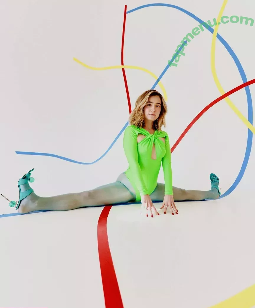 Haley Lu Richardson nude photo #0115 (haleyluhoo)