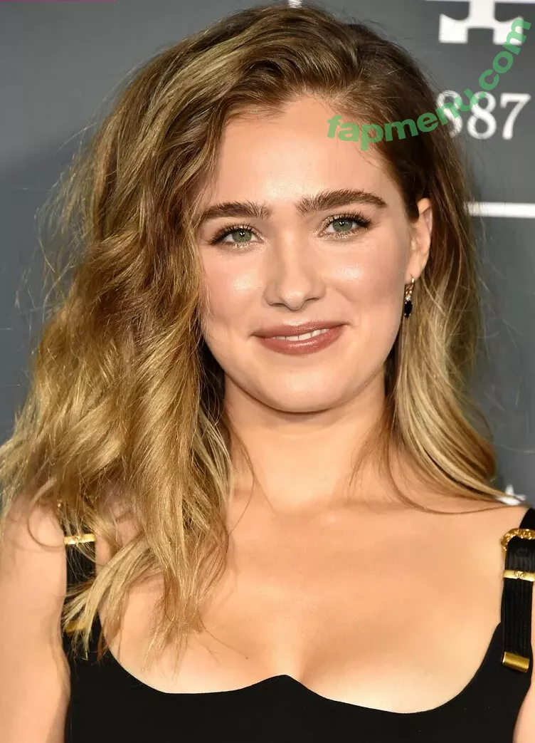 Haley Lu Richardson nude photo #0163 (haleyluhoo)