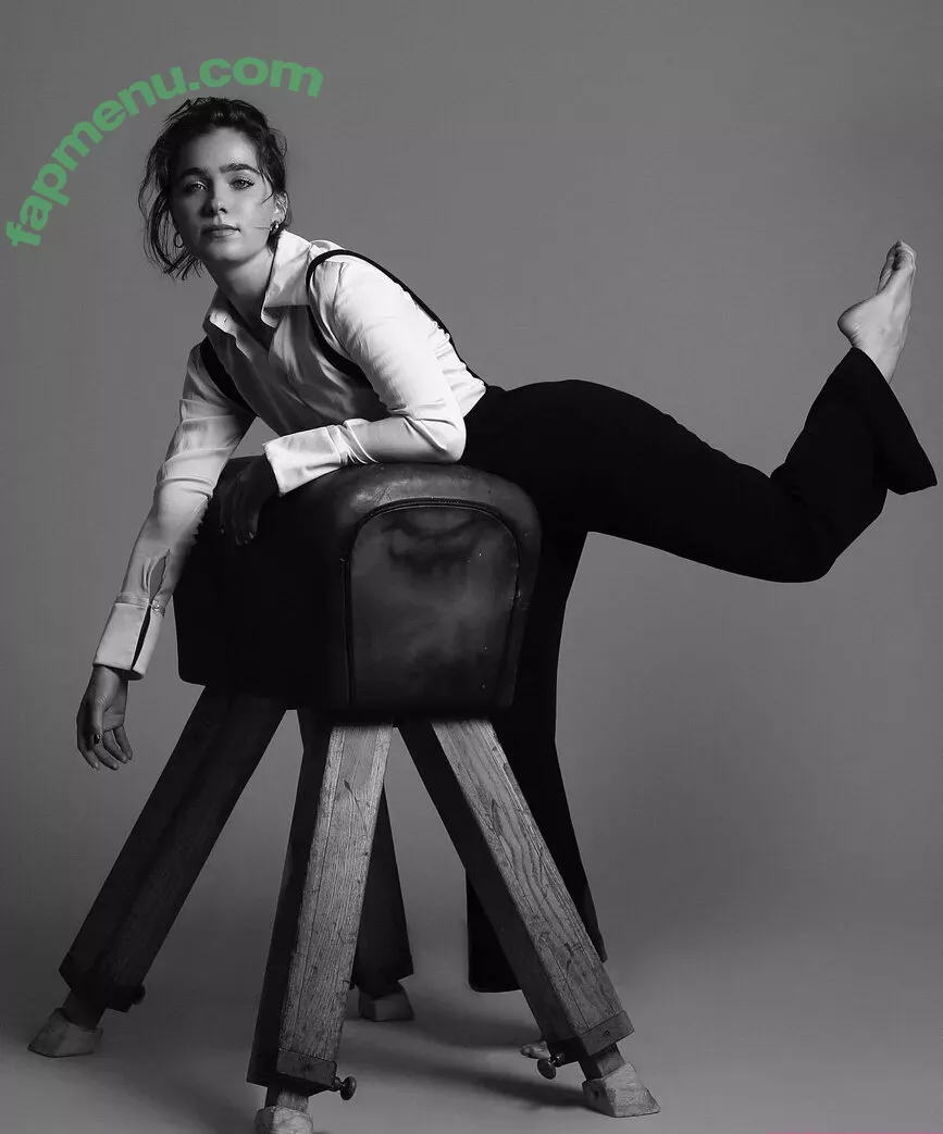 Haley Lu Richardson nude photo #0176 (haleyluhoo)