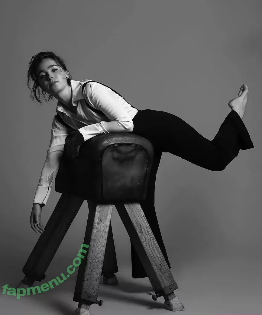 Haley Lu Richardson nude photo #0178 (haleyluhoo)