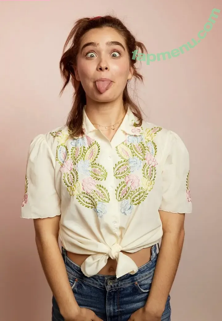 Haley Lu Richardson nude photo #0472 (haleyluhoo)