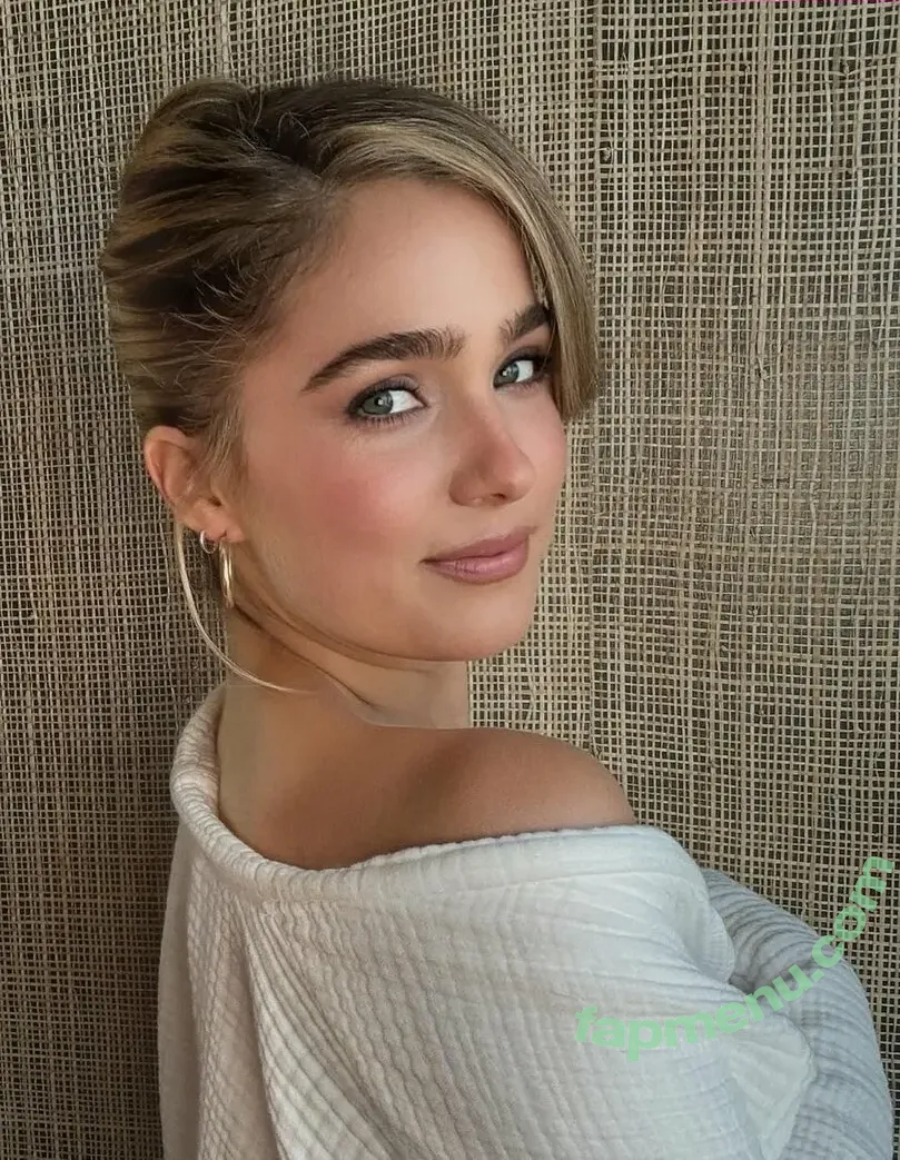 Haley Lu Richardson nude photo #0487 (haleyluhoo)