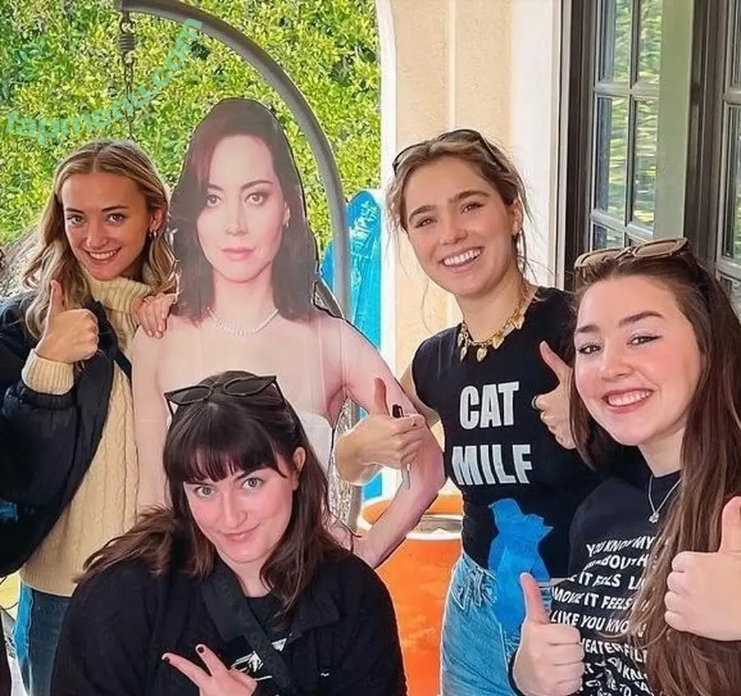 Haley Lu Richardson nude photo #0526 (haleyluhoo)