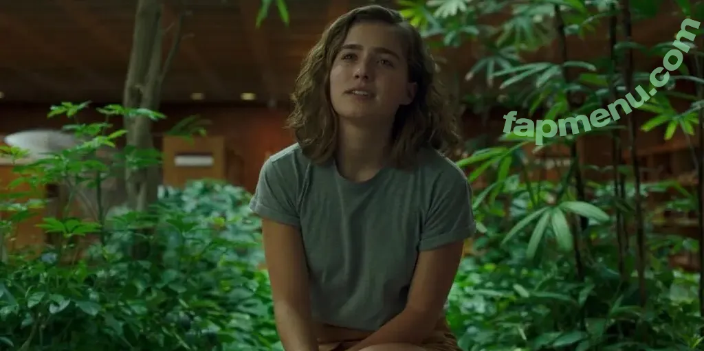 Haley Lu Richardson nude photo #0587 (haleyluhoo)