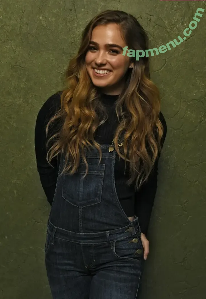 Haley Lu Richardson nude photo #0592 (haleyluhoo)