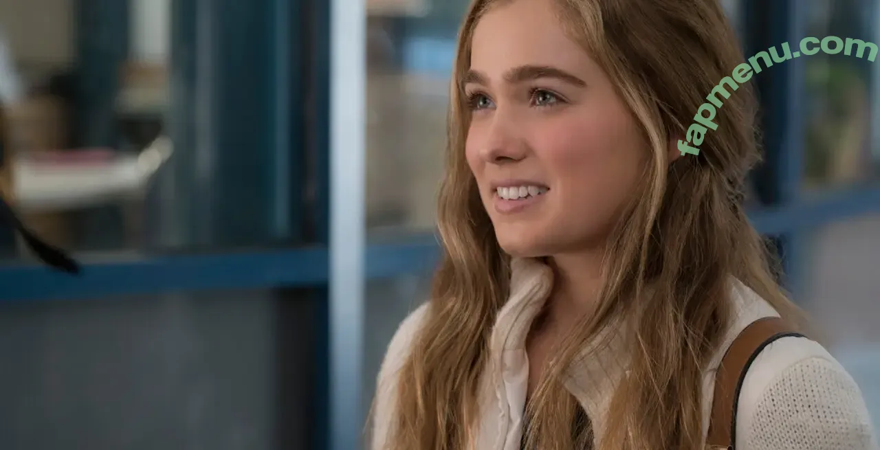 Haley Lu Richardson nude photo #0593 (haleyluhoo)