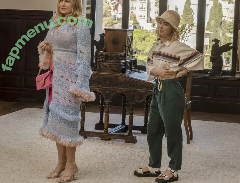 Haley Lu Richardson nude photo #0599 (haleyluhoo)