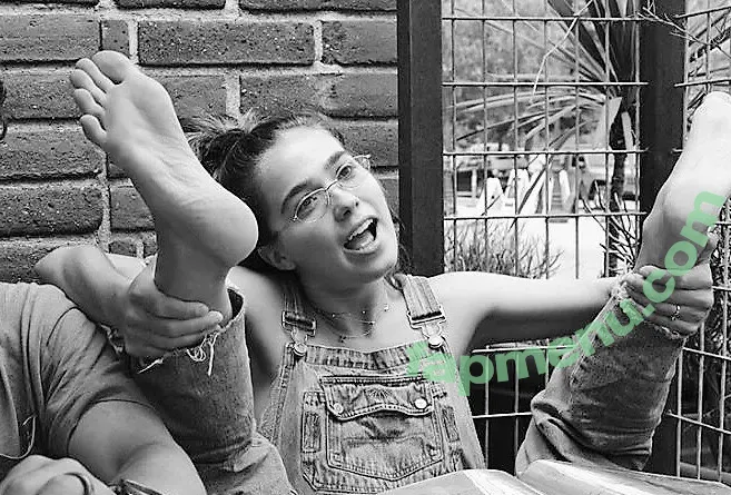 Haley Lu Richardson nude photo #0608 (haleyluhoo)