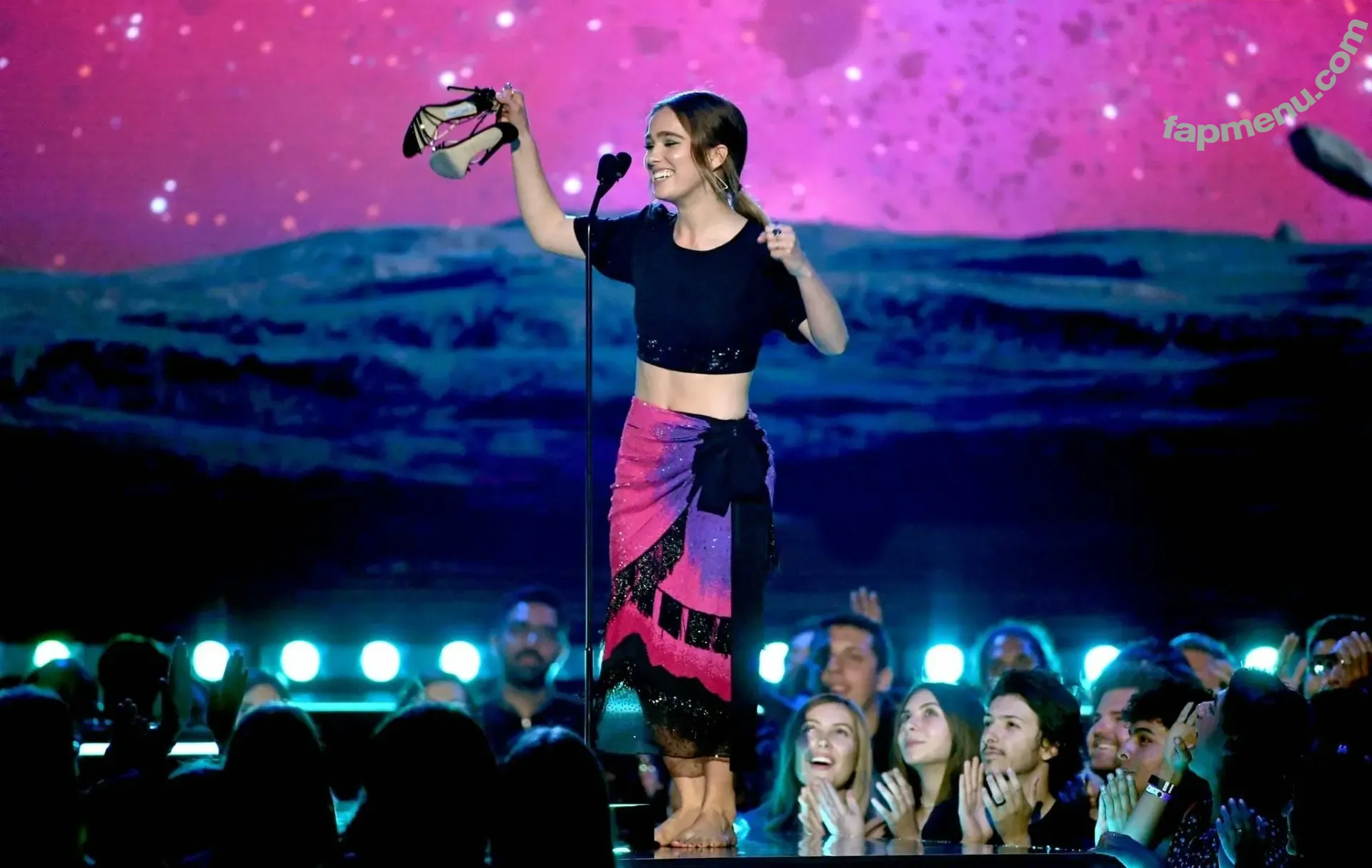 Haley Lu Richardson nude photo #0610 (haleyluhoo)