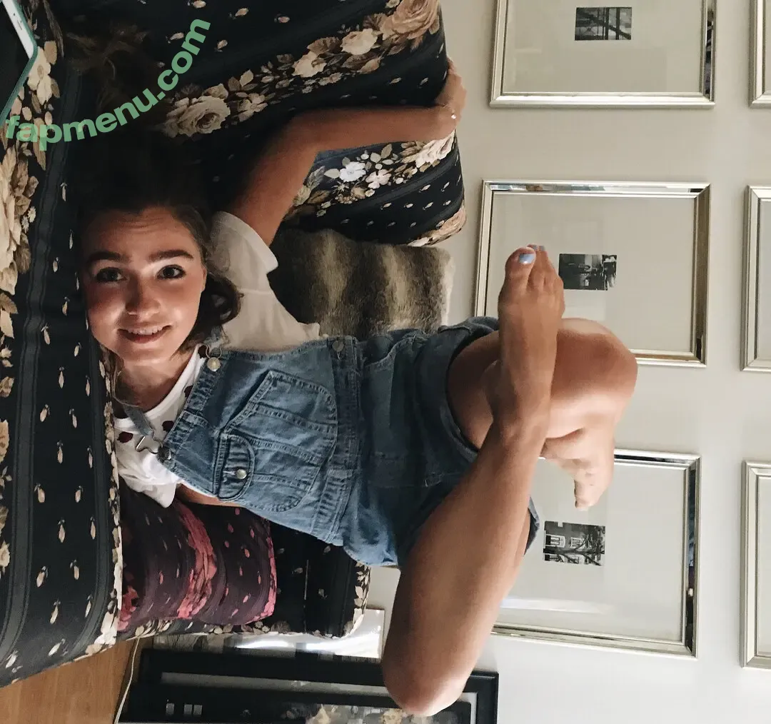 Haley Lu Richardson nude photo #0617 (haleyluhoo)