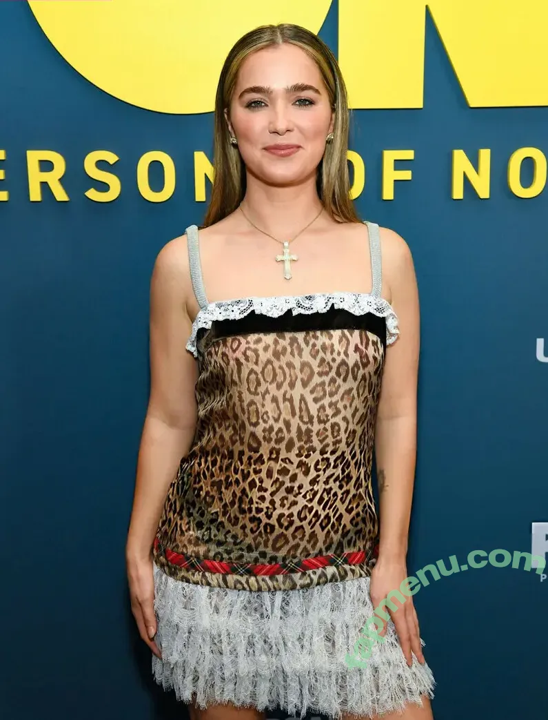 Haley Lu Richardson nude photo #0640 (haleyluhoo)