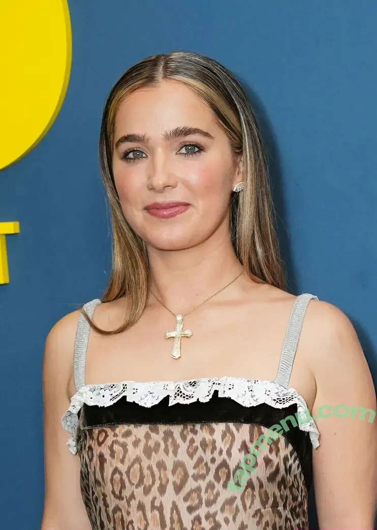 Haley Lu Richardson nude photo #0644 (haleyluhoo)