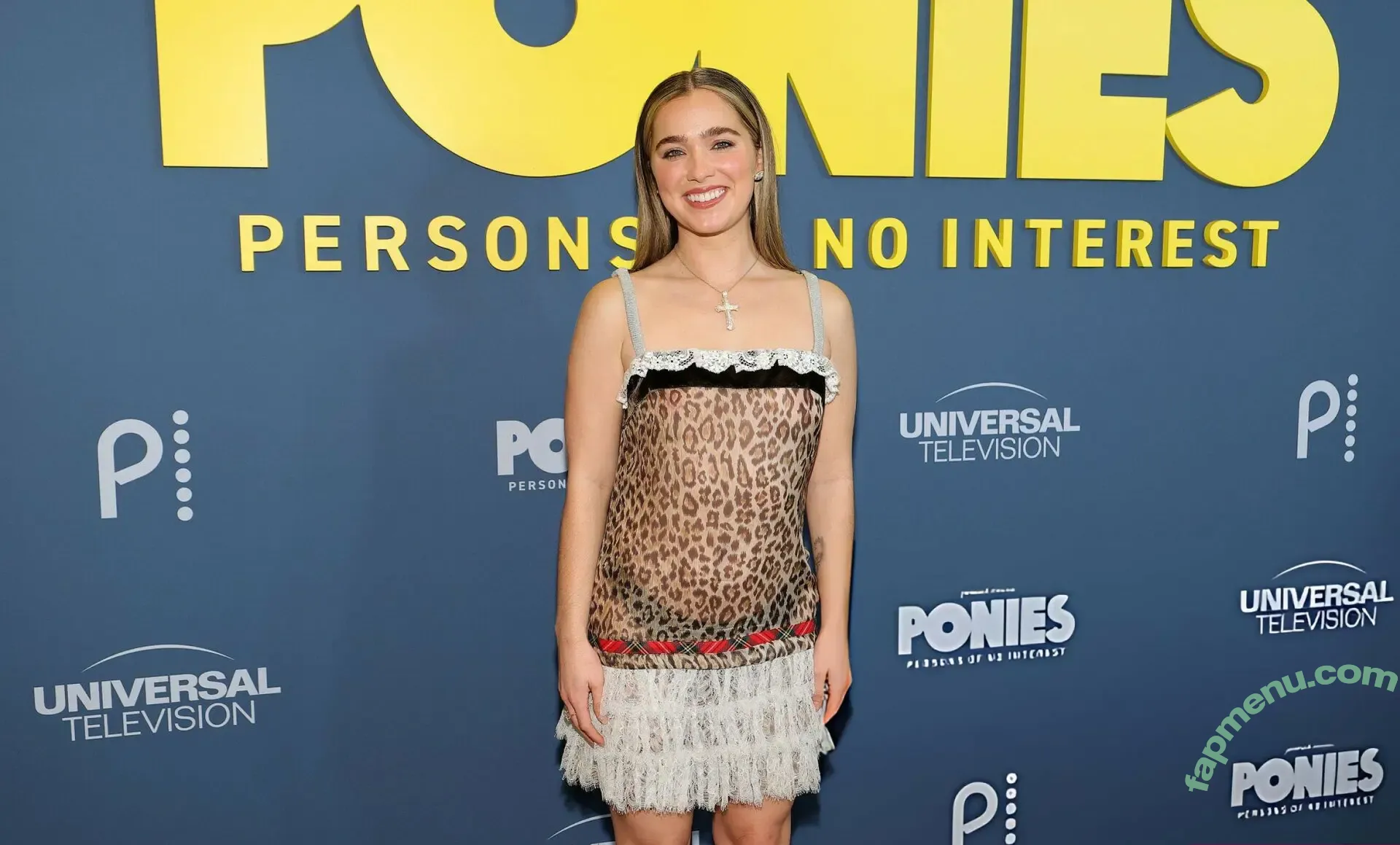 Haley Lu Richardson nude photo #0653 (haleyluhoo)