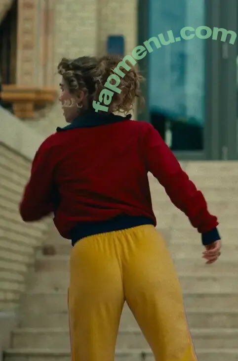 Haley Lu Richardson nude photo #0662 (haleyluhoo)