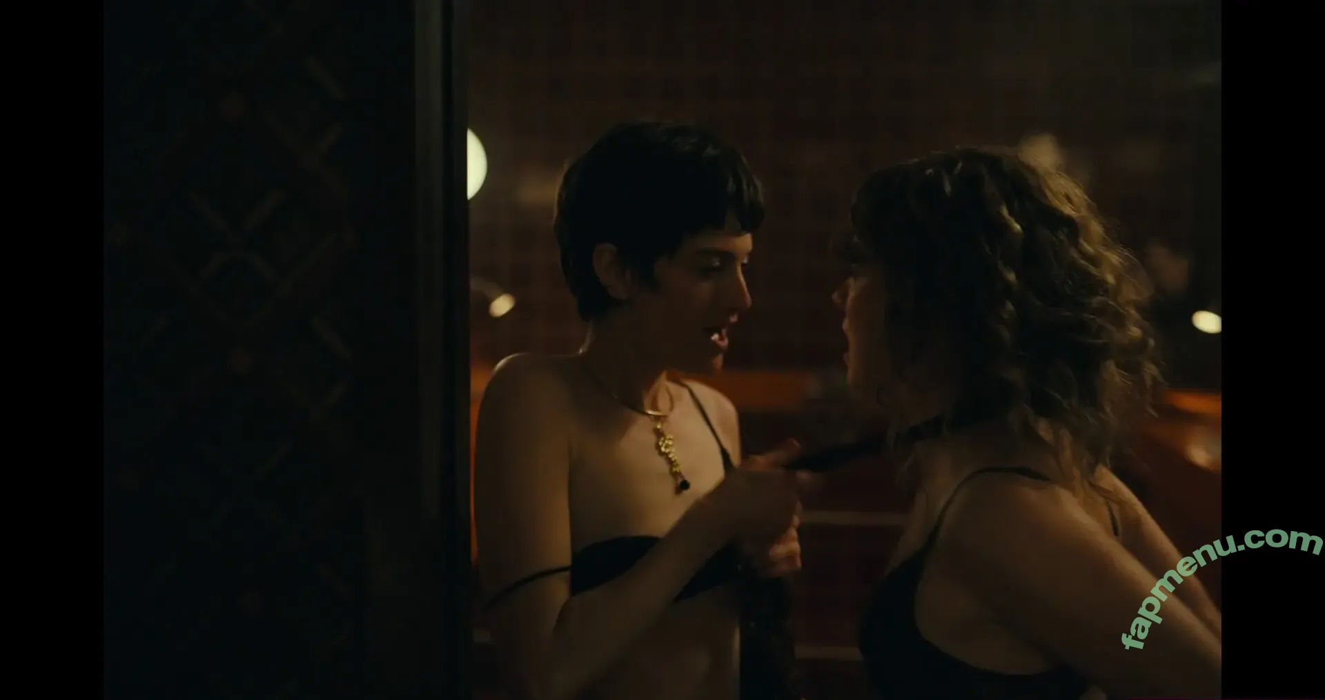 Haley Lu Richardson nude photo #0673 (haleyluhoo)