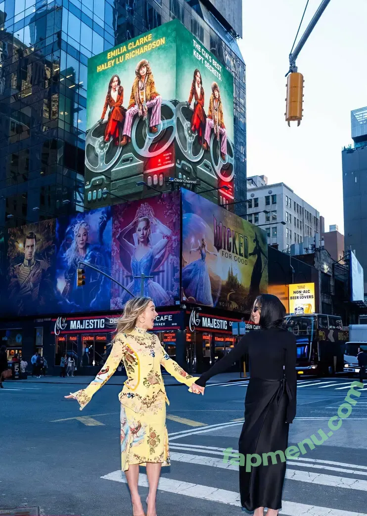 Haley Lu Richardson nude photo #0684 (haleyluhoo)