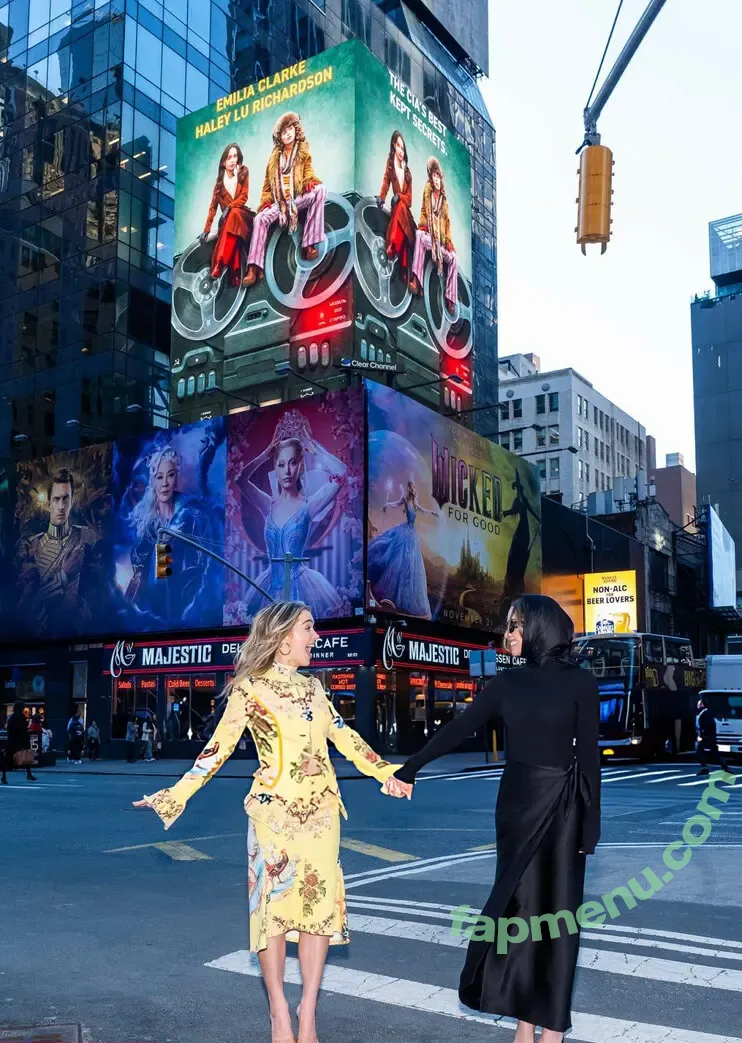 Haley Lu Richardson nude photo #0694 (haleyluhoo)