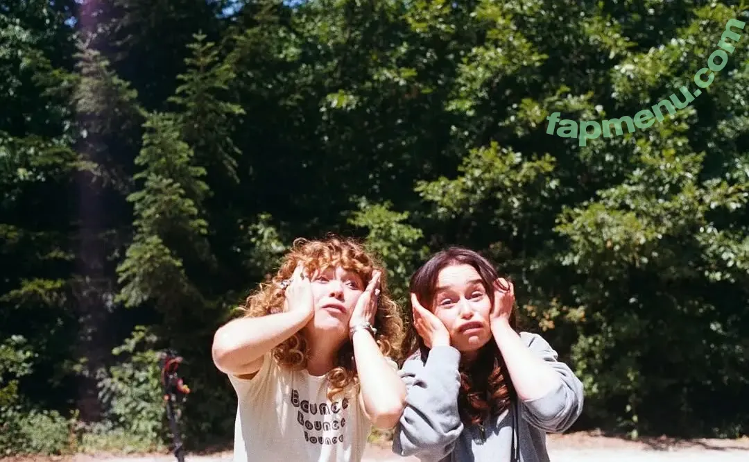 Haley Lu Richardson nude photo #0718 (haleyluhoo)