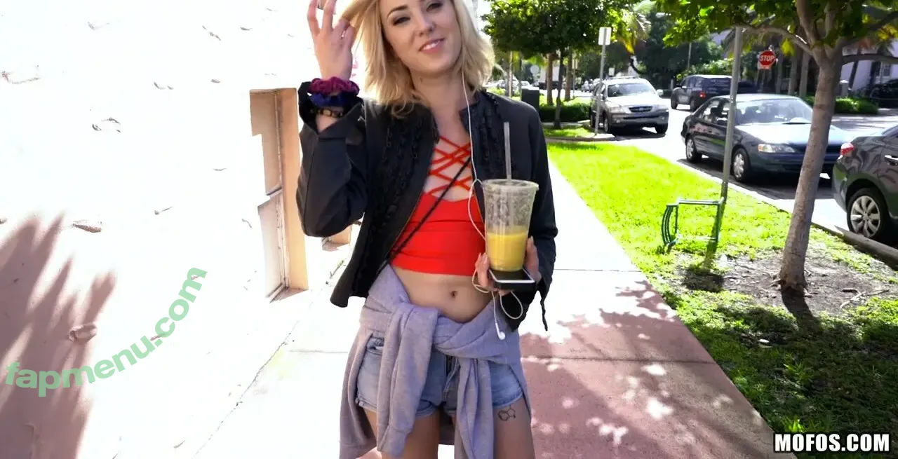 Haley Reed nude photo #0003 (misshaleyreedx / thehaleyreed)