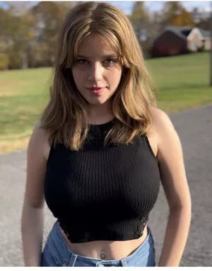 Haley Z / highonhaley / zoomerhaleyy nude photo #0009