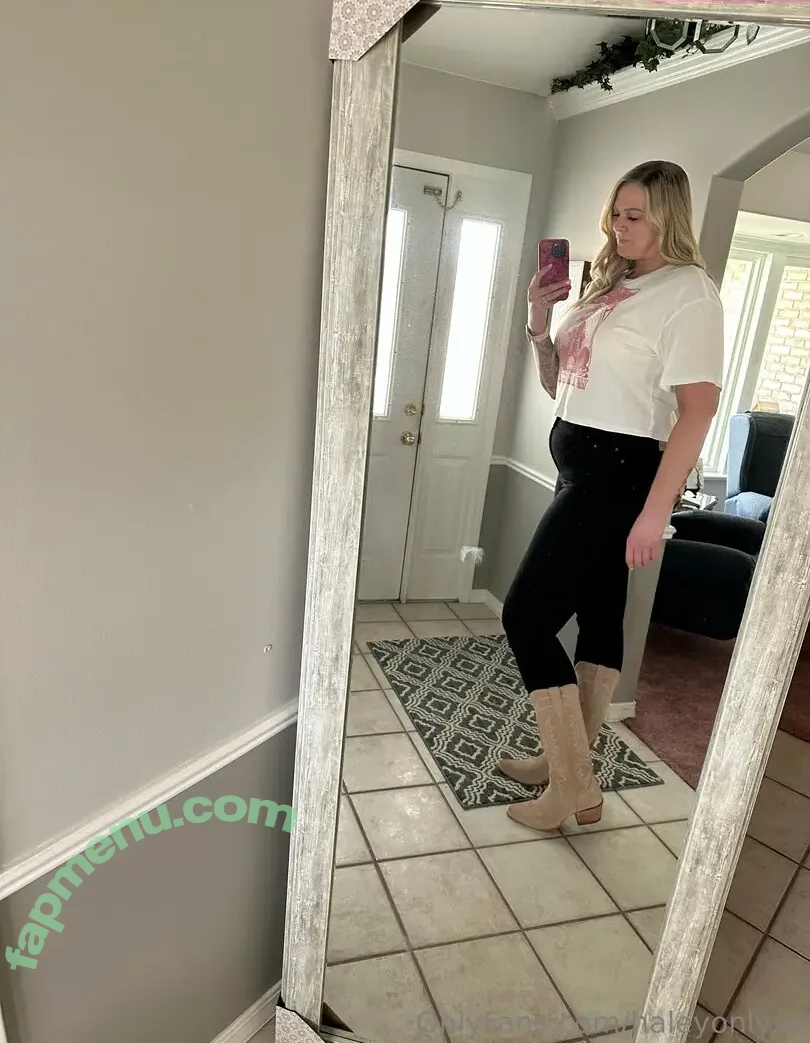 Haleyonlyxo nude photo #0064 (Haleyonlyxo)