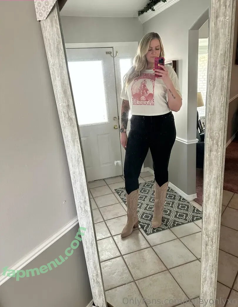 Haleyonlyxo nude photo #0065 (Haleyonlyxo)