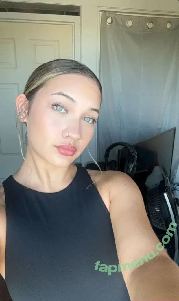 Halia Beamer nude photo #0136 (halia_beamer / haliabeamer)