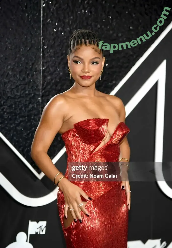 Halle Bailey nude photo #0092 (chloebaileyyy / hallebailey)