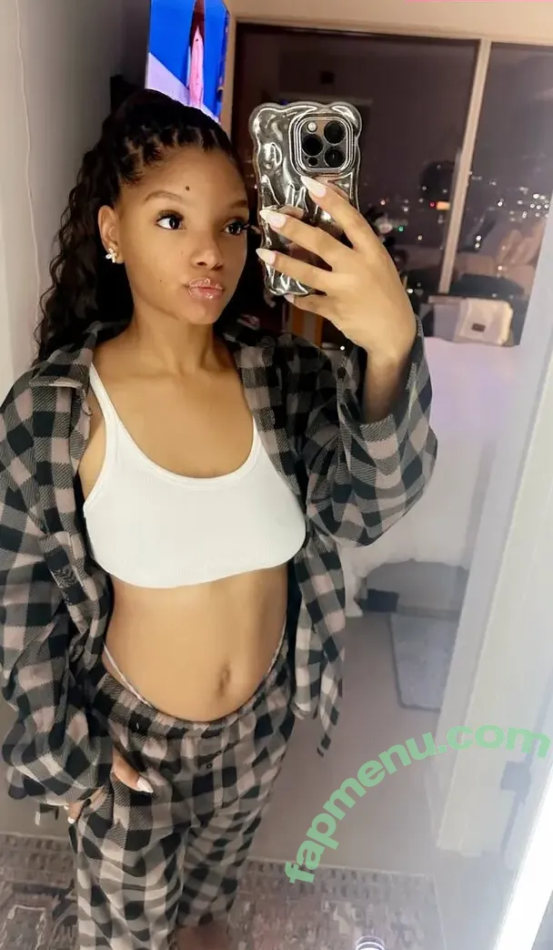 Halle Bailey nude photo #0178 (chloebaileyyy / hallebailey)