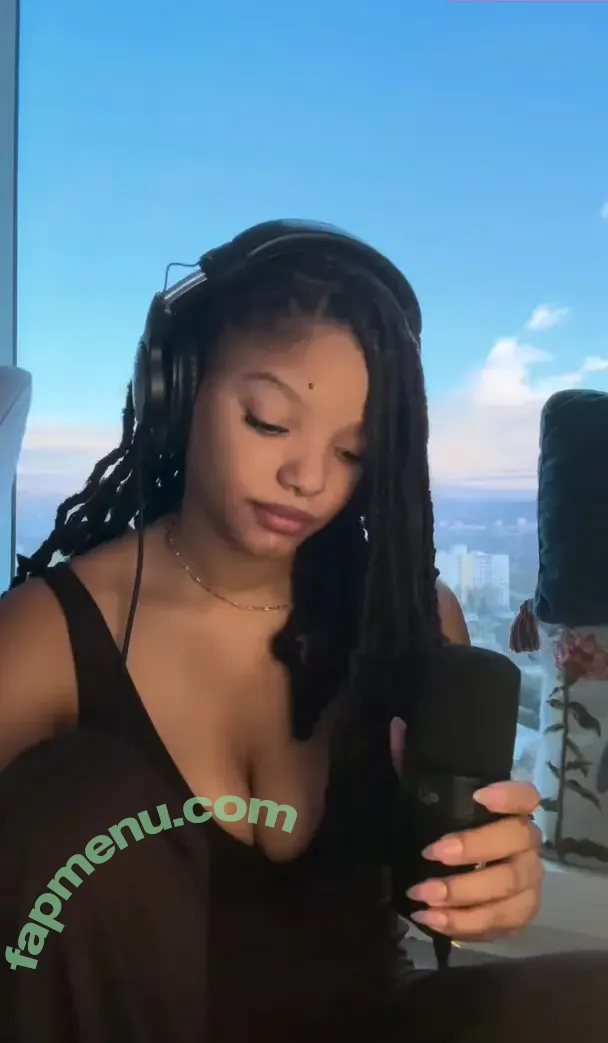 Halle Bailey nude photo #0245 (chloebaileyyy / hallebailey)