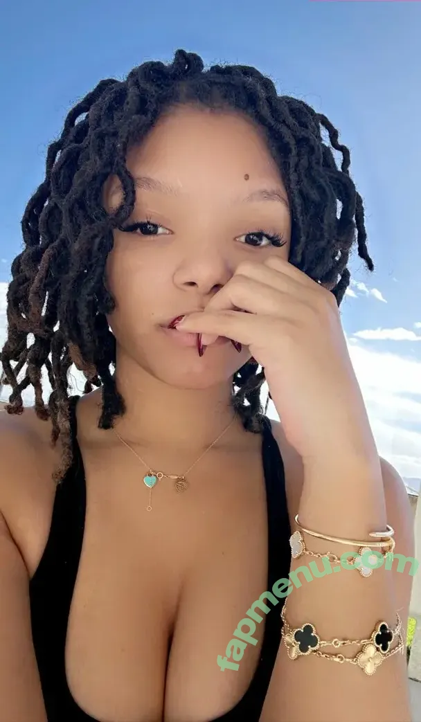 Halle Bailey nude photo #0354 (chloebaileyyy / hallebailey)