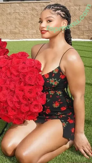 Halle Bailey / chloebaileyyy / hallebailey nude photo #0052