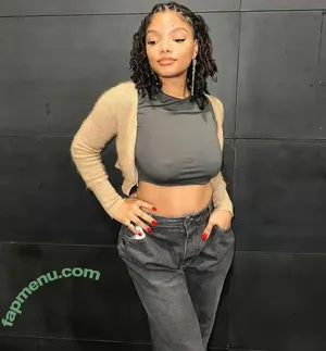 Halle Bailey / chloebaileyyy / hallebailey nude photo #0086