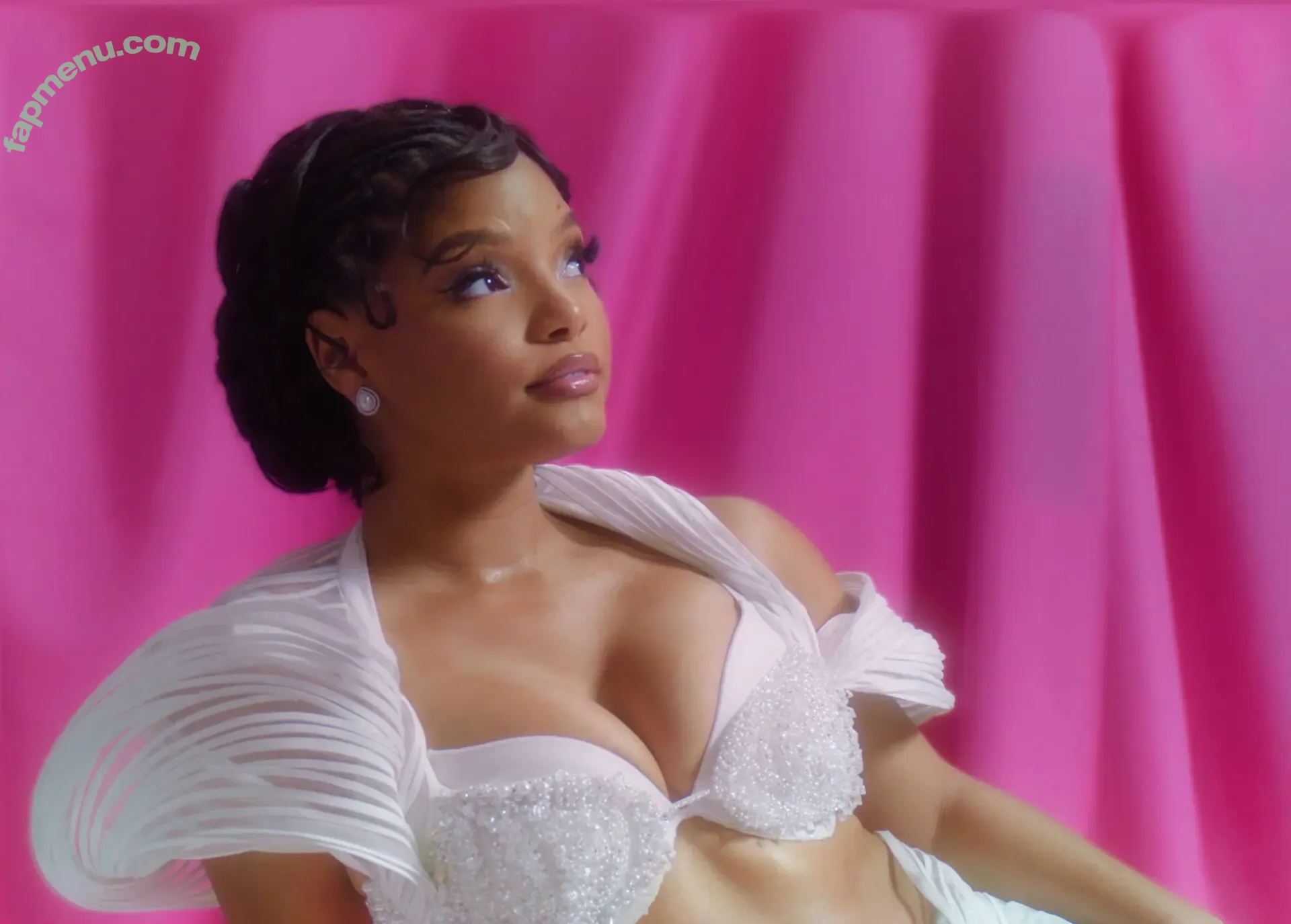 Halle Bailey nude photo #0026 (chloebaileyyy / hallebailey)