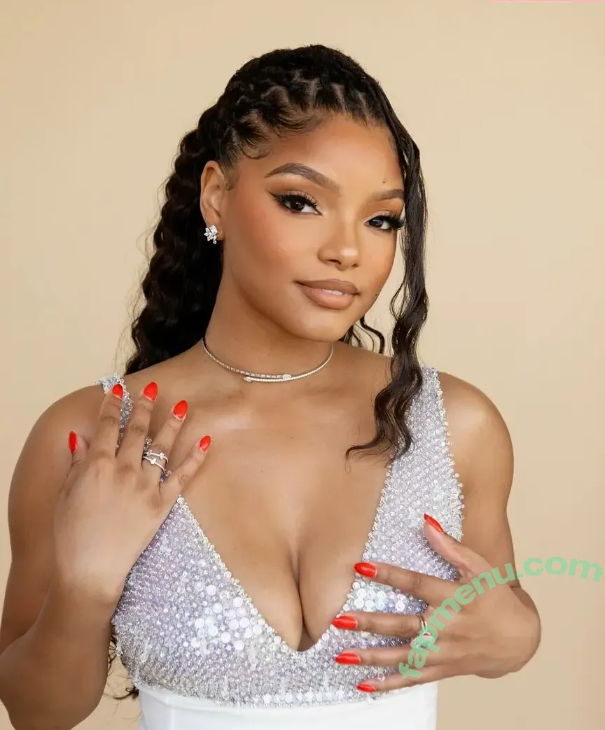 Halle Bailey nude photo #0097 (chloebaileyyy / hallebailey)