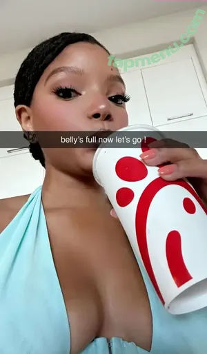 Halle Bailey / chloebaileyyy / hallebailey nude photo #0143